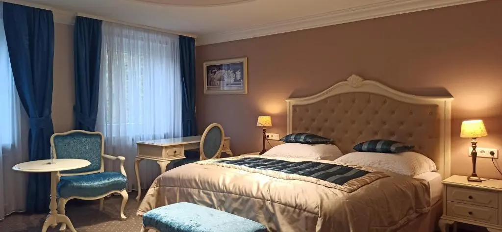 Hotel Waldblick BSR Garten mit Pavillons im Schwarzwald, ideal für Paare,
Familien, Hunde