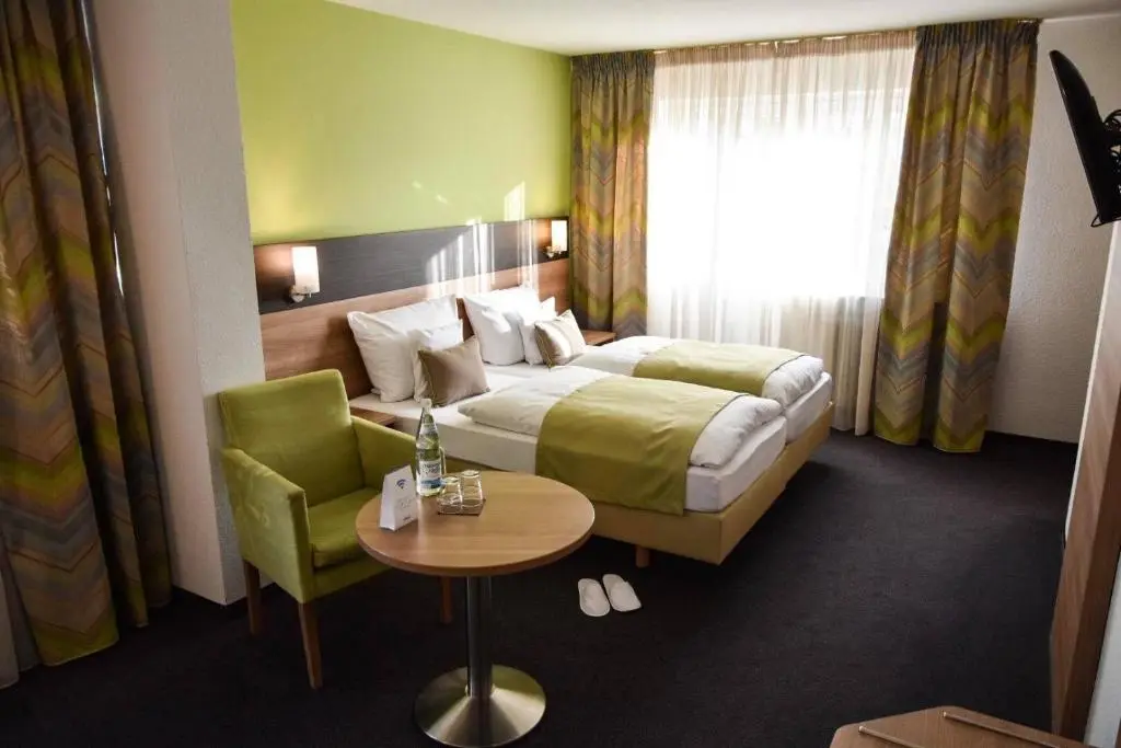 Martins Klause Airport Messe Hotel – Free Parking – Self Check-In available