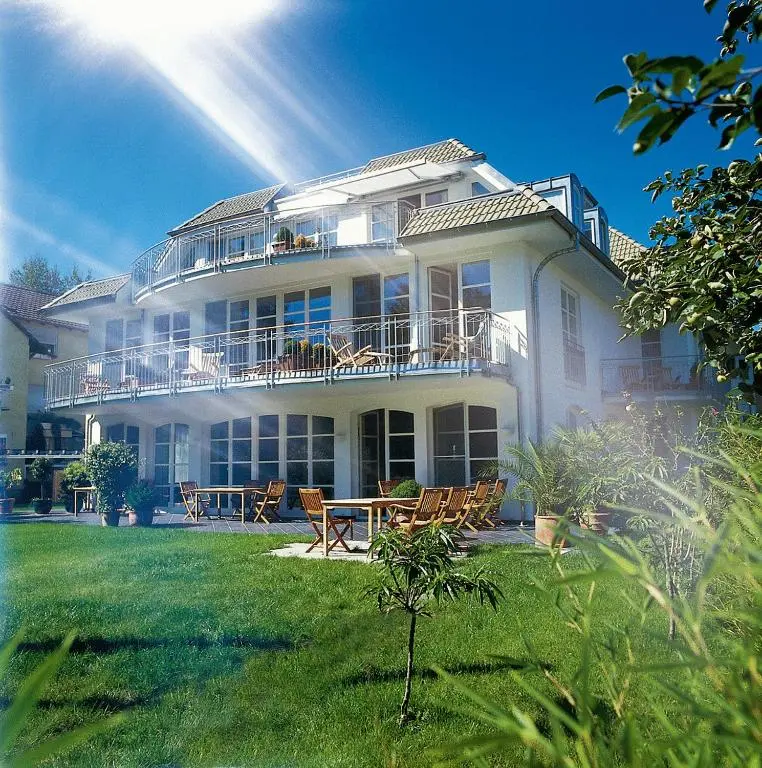 ArtVilla am See – offen März bis Ende Oktober