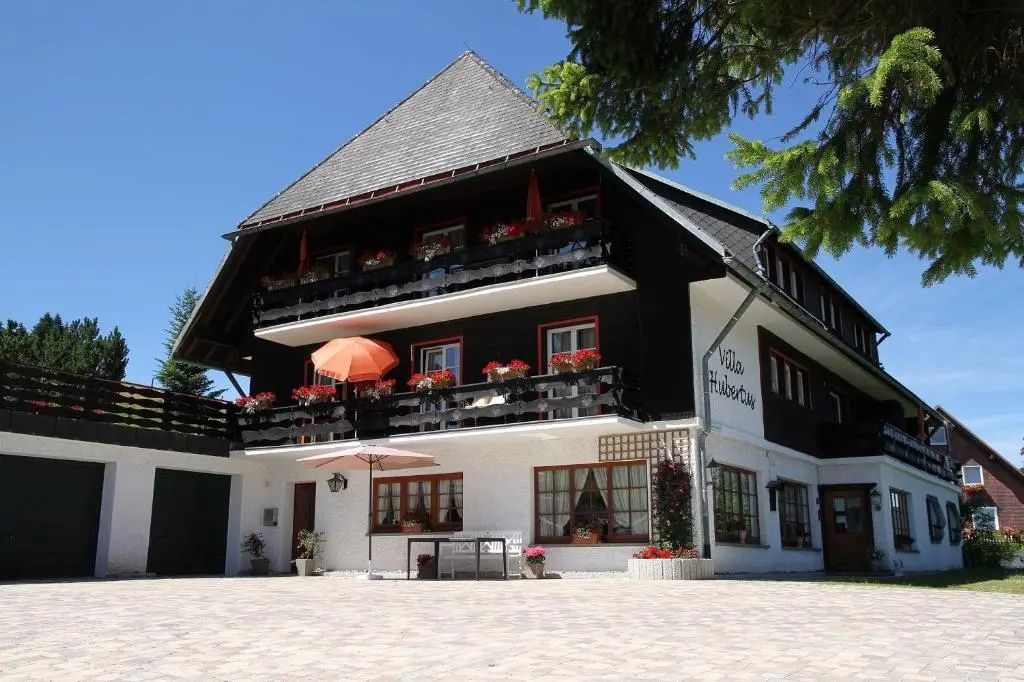 Villa Hubertus – Ferienwohnungen am Feldberg