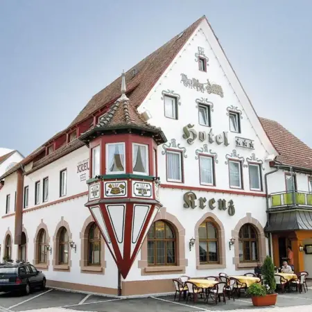 Hotel Kreuz Gästehaus und Lauchertbar mit Terrasse