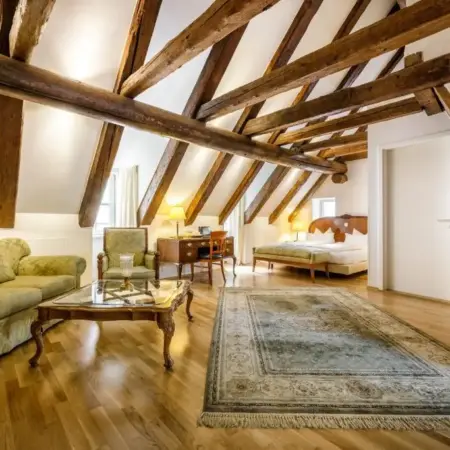 Chin-Chin Hotel ehemals Bohemian Hotel