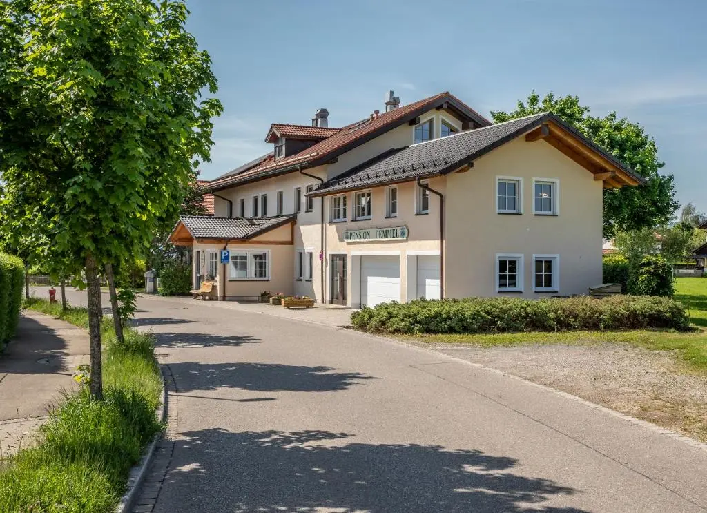 Pension Demmel, Bed & Breakfast