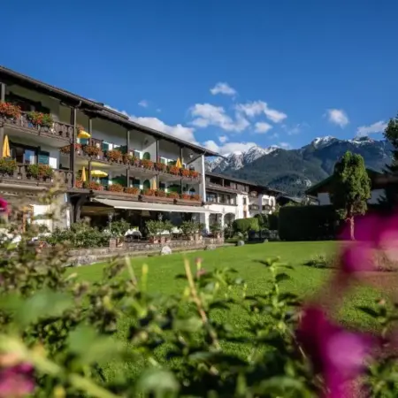Alpenjuwel Parkhotel Wallgau 4 Sterne Superior Genusshotel mit Spa feinster
Kulinarik & Golf Ihr Rückzugsort inmitten der Alpen mit Tradition und Eleganz