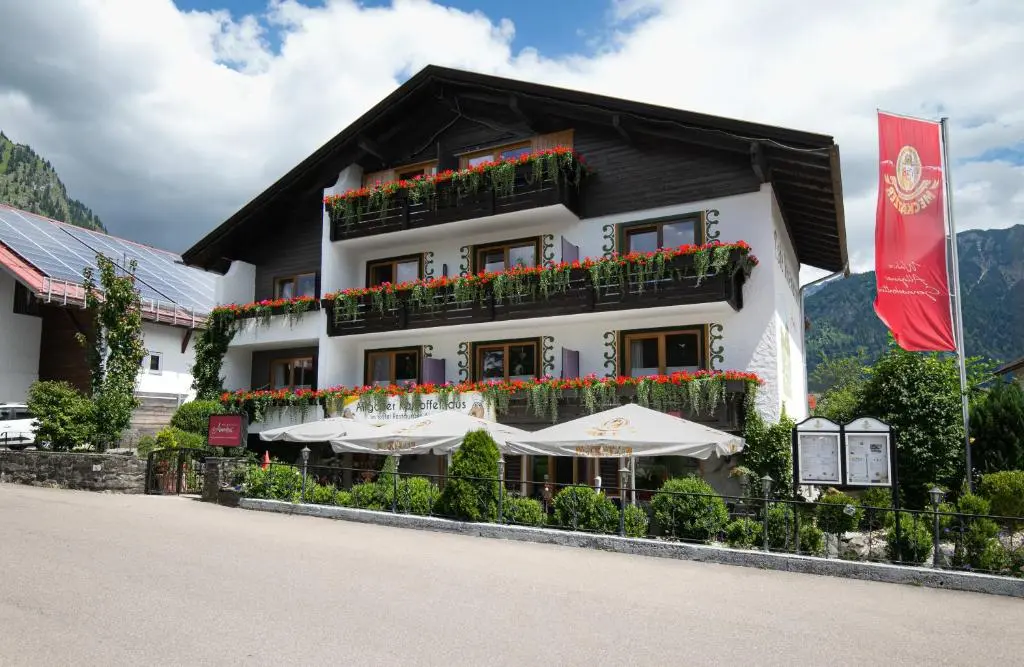 Hotel Restaurant Amadeus – inclusive Skipass und vieles mehr