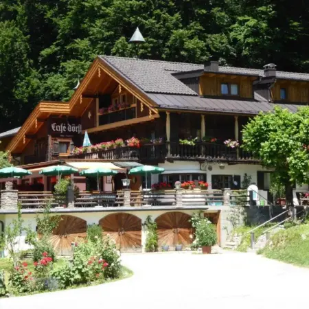 Gasthaus – Pension – Café Dörfl