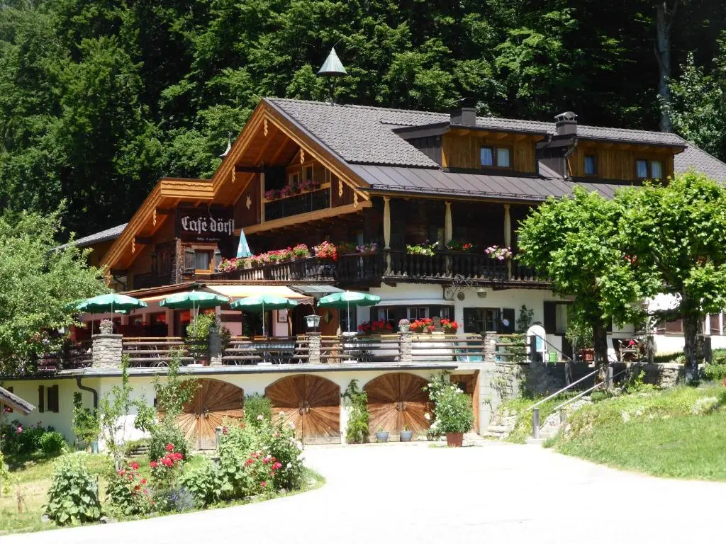 Gasthaus – Pension – Café Dörfl