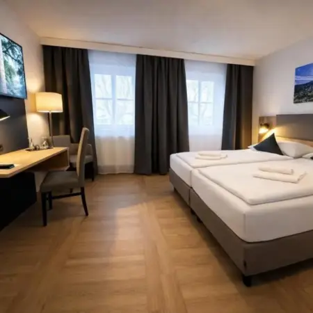 A8 Hotel im Darchinger Hof Bed & Breakfast – Zwischen Holzkirchen und Weyarn –
Zwischen München Salzburg und Innsbruck – Kurz vor dem Irschenberg