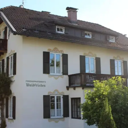 Villa Waldfrieden – Ferienwohnungen und -Haus