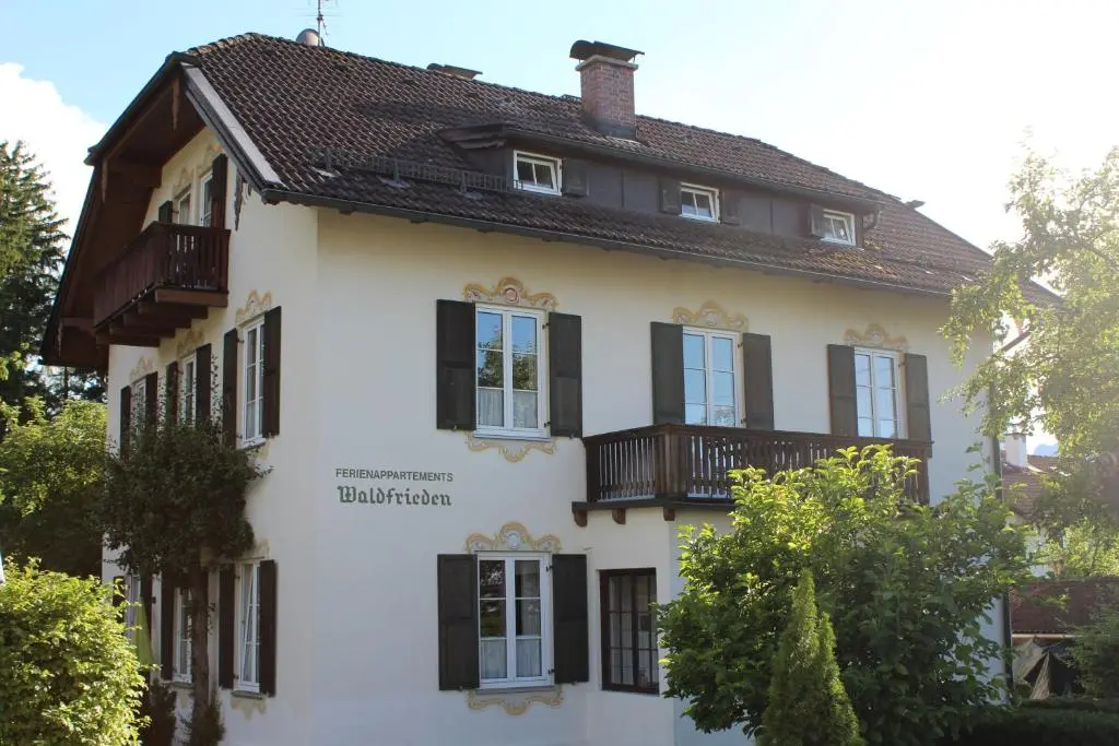 Villa Waldfrieden – Ferienwohnungen und -Haus