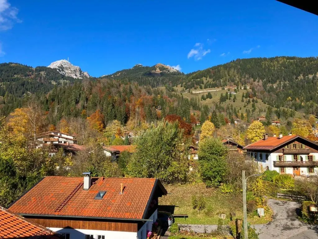 Hotel garni Königslinde – Wandern, Radeln, Skifahren & Genießen