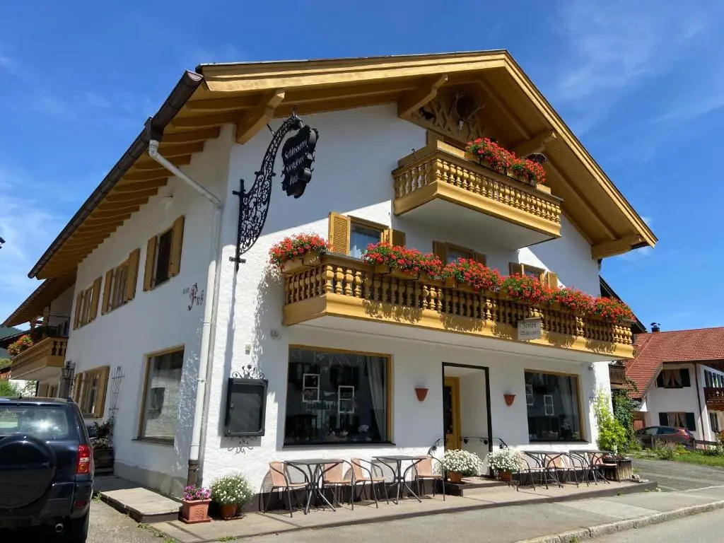 Gästehaus u Ferienwohnungen Veronika incl Frühstücksbuffet und KönigsCard mit
200 kostenlosen Attraktionen