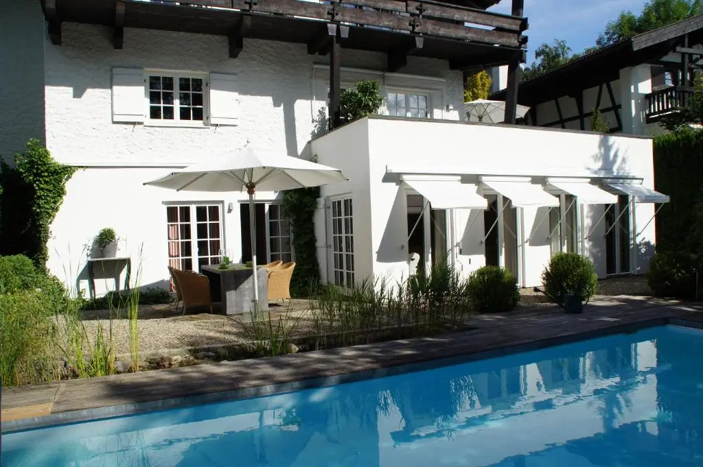 Landhaus am Plattenbichl – Luxus Apartment mit Pool und Sauna – im Sommer
Bergbahn inklusive