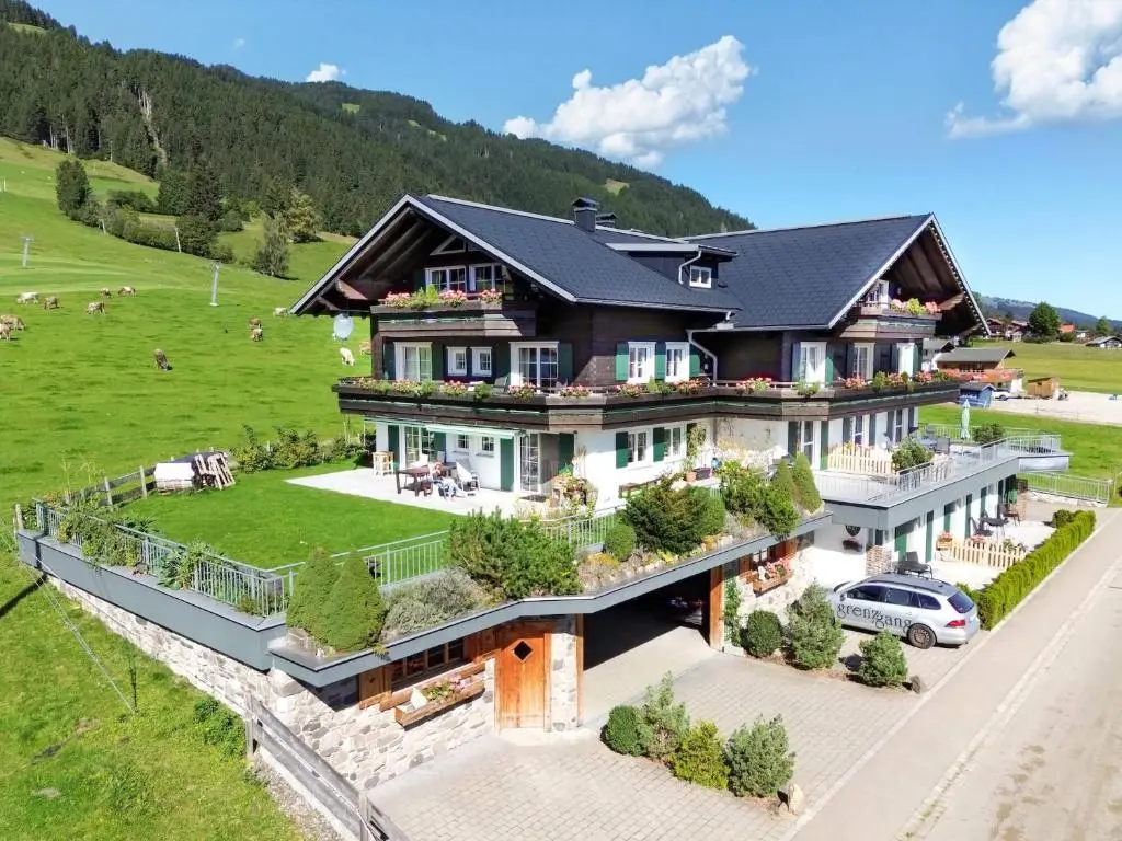 Alpenhaus Steiner – Top-Ferienwohnungen – Sommer-Bergbahn inklusive