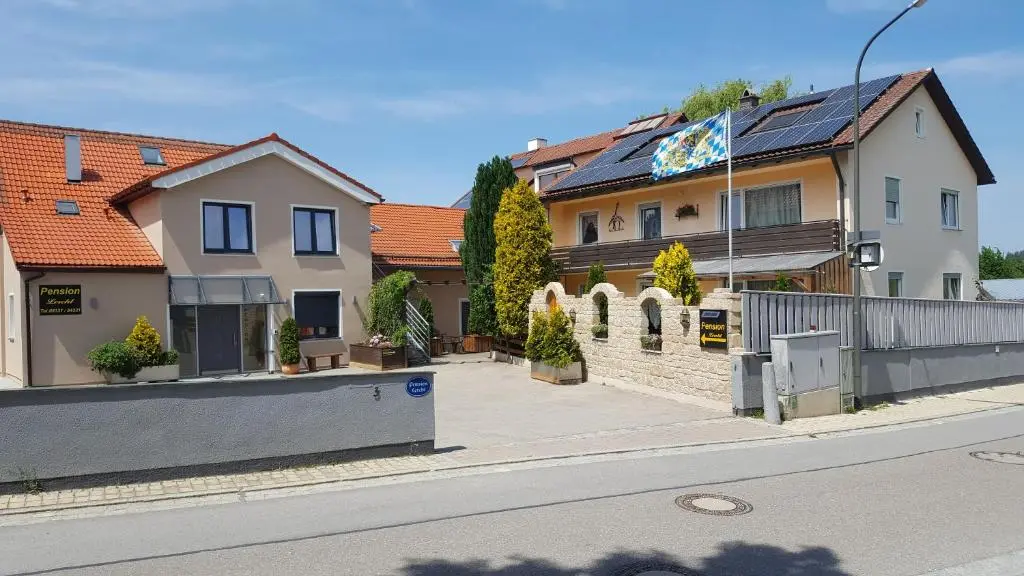 Pension und Ferienwohnungen Lerchl