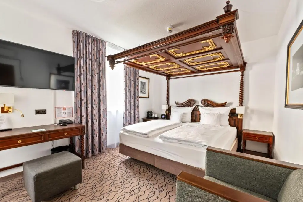 King’s Hotel Center Superior