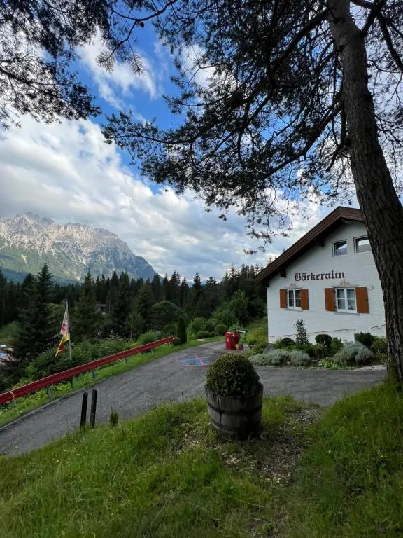 Bäckeralm© – B&B 16 +