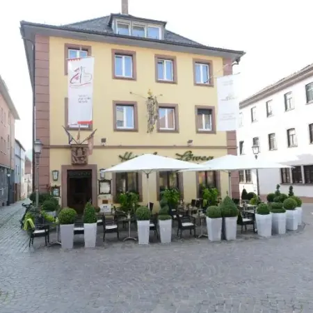 Land-gut Hotel zum Löwen Garni