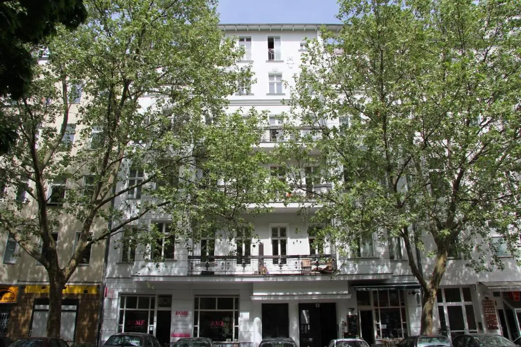 Nollendorf Apartments – 1 separate bedroom and 1 living room with sofa bed in
Motzstraße