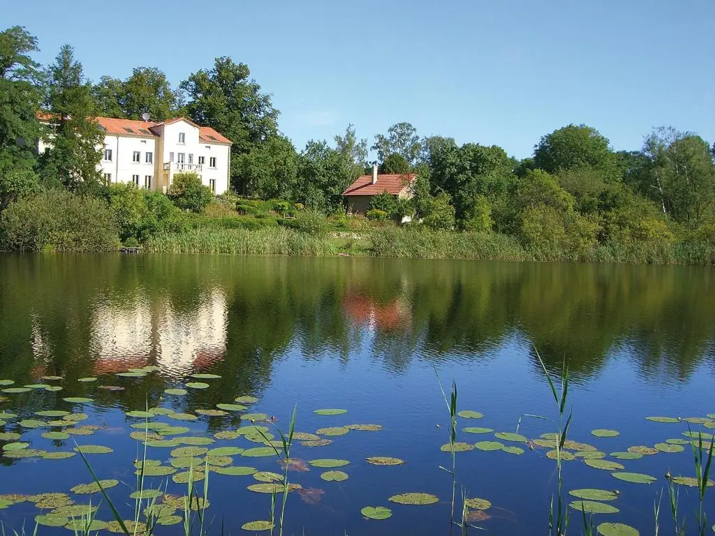 Villa am Trumpf – Design-Appartements im Naturgarten am See