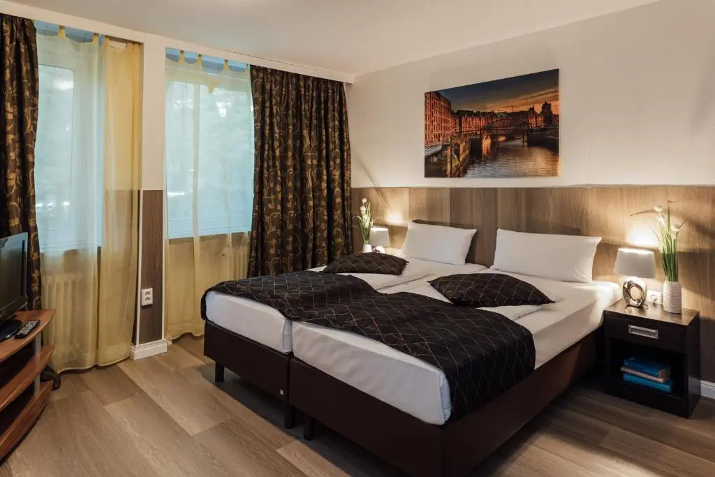 Hotel Hanseat Hamburg – Free Parking