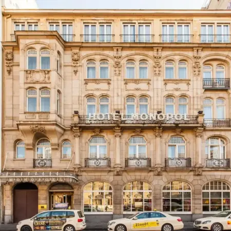 Hotel Monopol – Central Station
