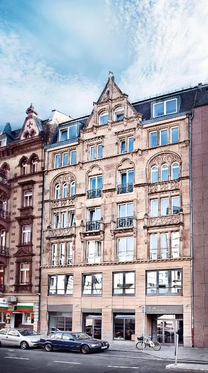 Five Elements Hostel and Capsules Frankfurt