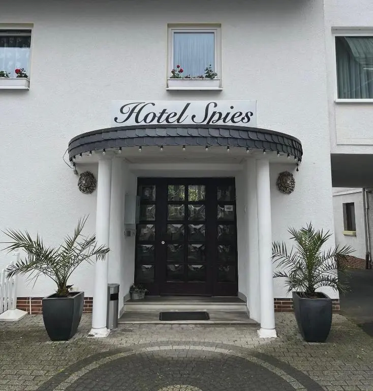 Hotel Spies