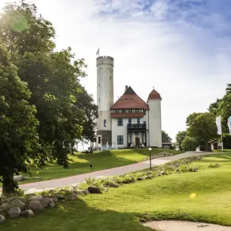 SCHLOSS RANZOW – kleines Romantik Hotel – Wellness – Golfplatz – Hochzeiten &
Feiern