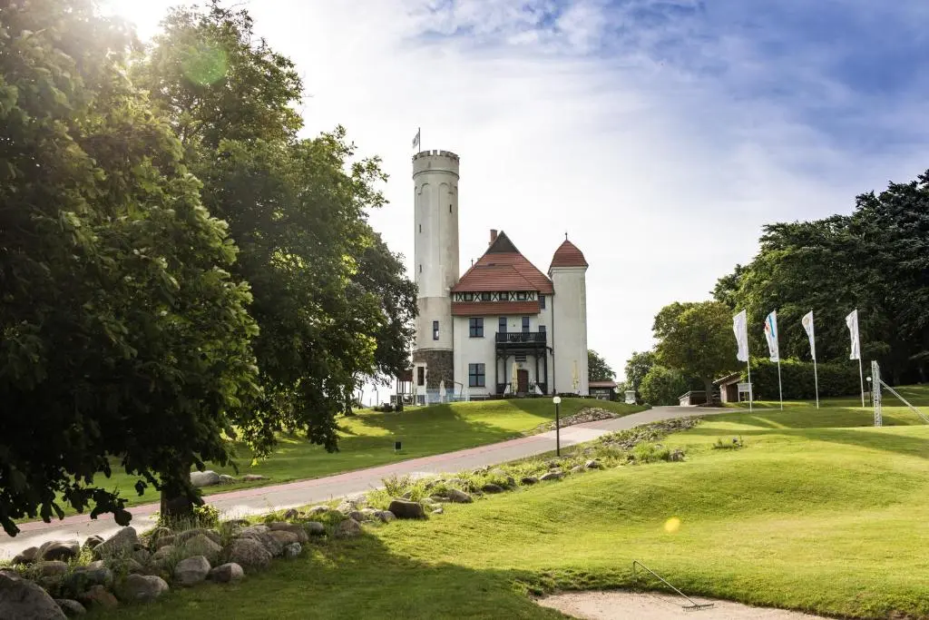 SCHLOSS RANZOW – kleines Romantik Hotel – Wellness – Golfplatz – Hochzeiten &
Feiern
