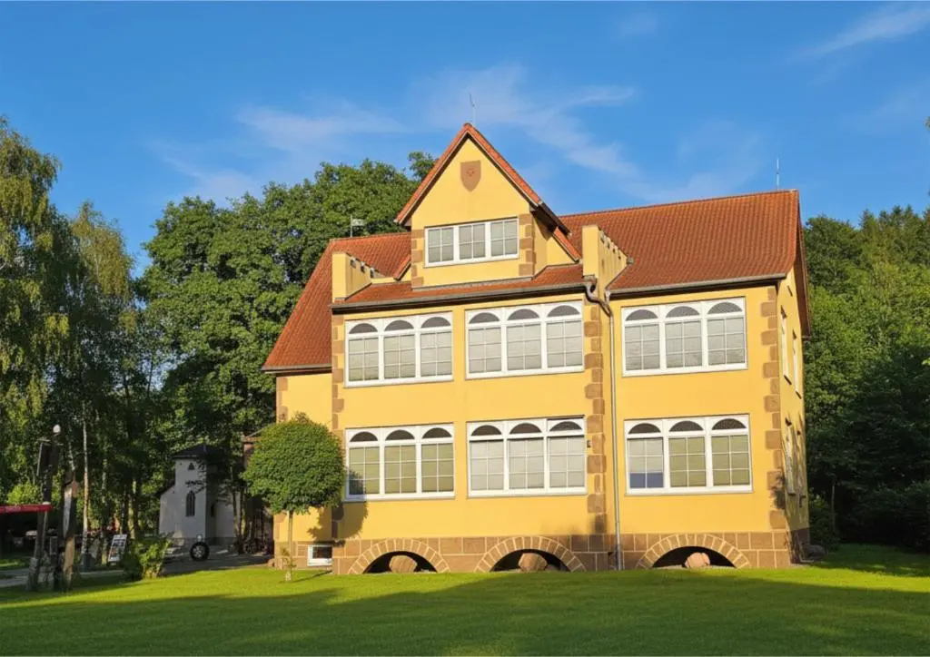 Ostsee-Rittergut-Rügen mit BinzHotel & OrdensKapelle & RomantikGut