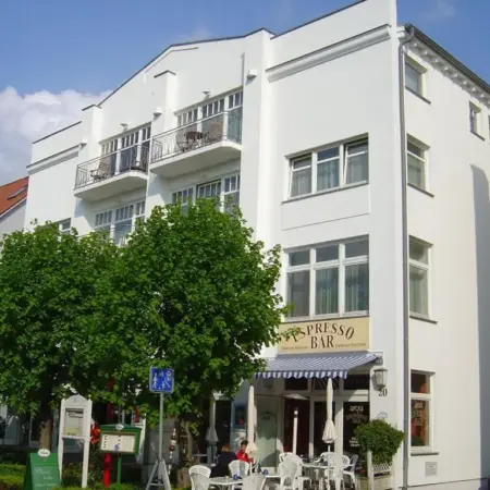 Haus Jahreszeiten by Rujana