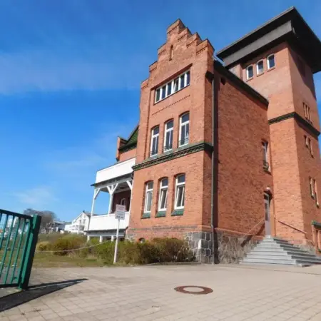 Seelotsenstation Sassnitz mit Hafenblick by Unsere Urlaubszeit