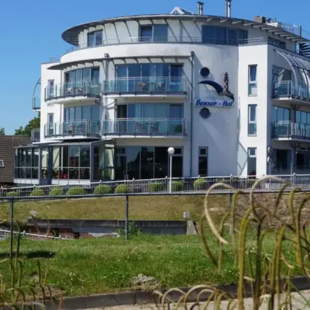Nordseehotel Benser Hof Garni am Hafen