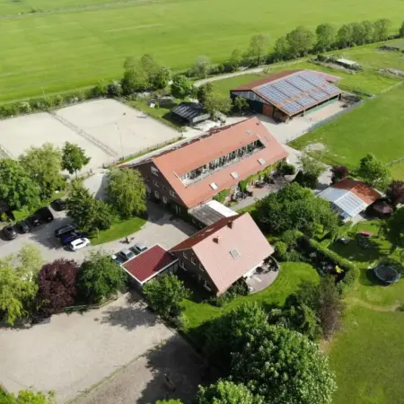 Traberhof – Landurlaub in seiner schönsten Form – freies Reiten inbegriffen –
Hunde willkommen – Sauna im Haus – Kanuverleih – tolle Radwege – Deich in
Sichtweite