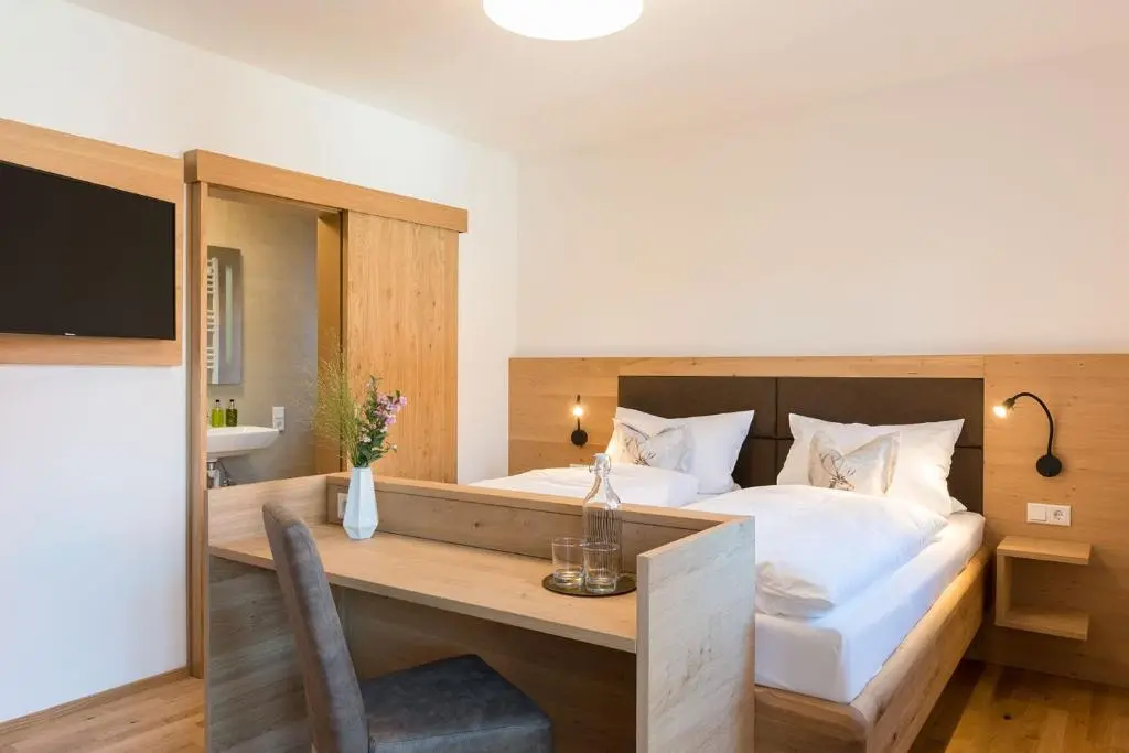 Gasthof-Pension Brauner Hirsch in Alfeld – Mittelfranken