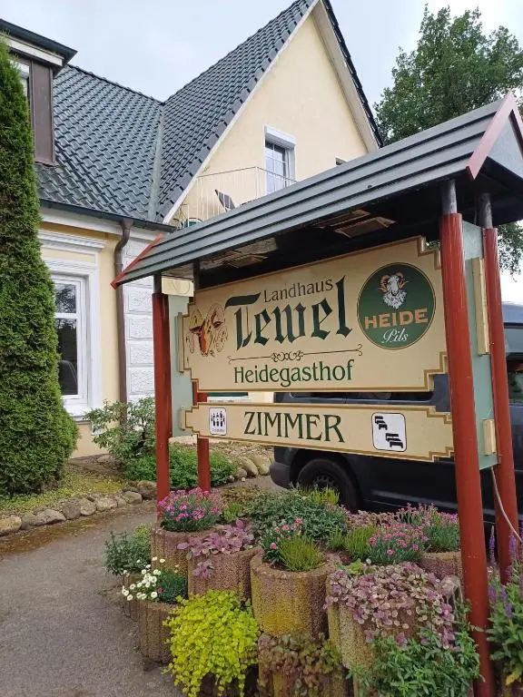 Landhaus Tewel Hotel mit Restaurant 14KM vom Heide-Park