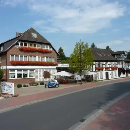 Akzent Hotel Zur Wasserburg – Hotel Garni bed & breakfast