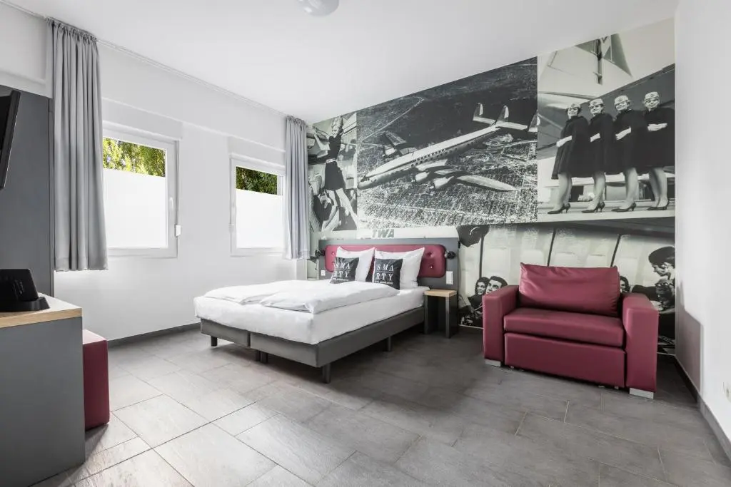 SMARTY Airport Cologne Hotel – KONTAKTLOSER SELF CHECK-IN