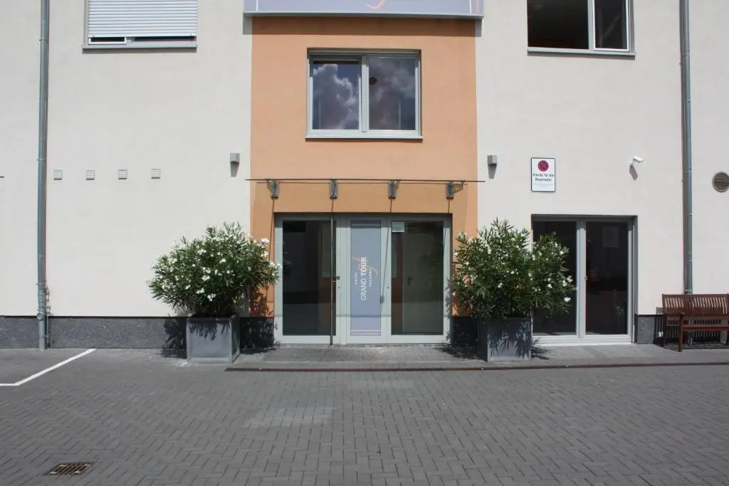 Hotel Grand Tour