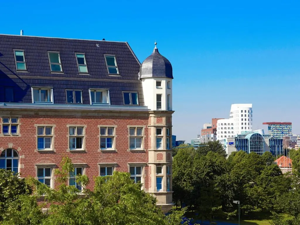 THE RED – Living Suites by the Rhine