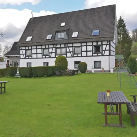 Wohnung in Silbecke mit Pool und Wald