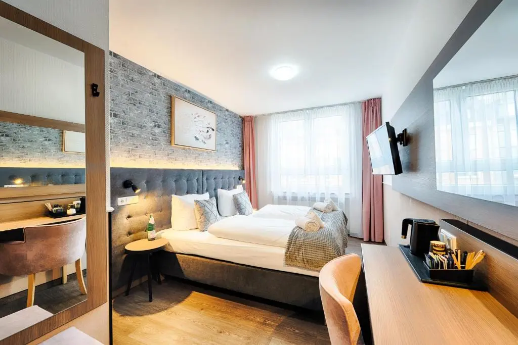 Home Hotel