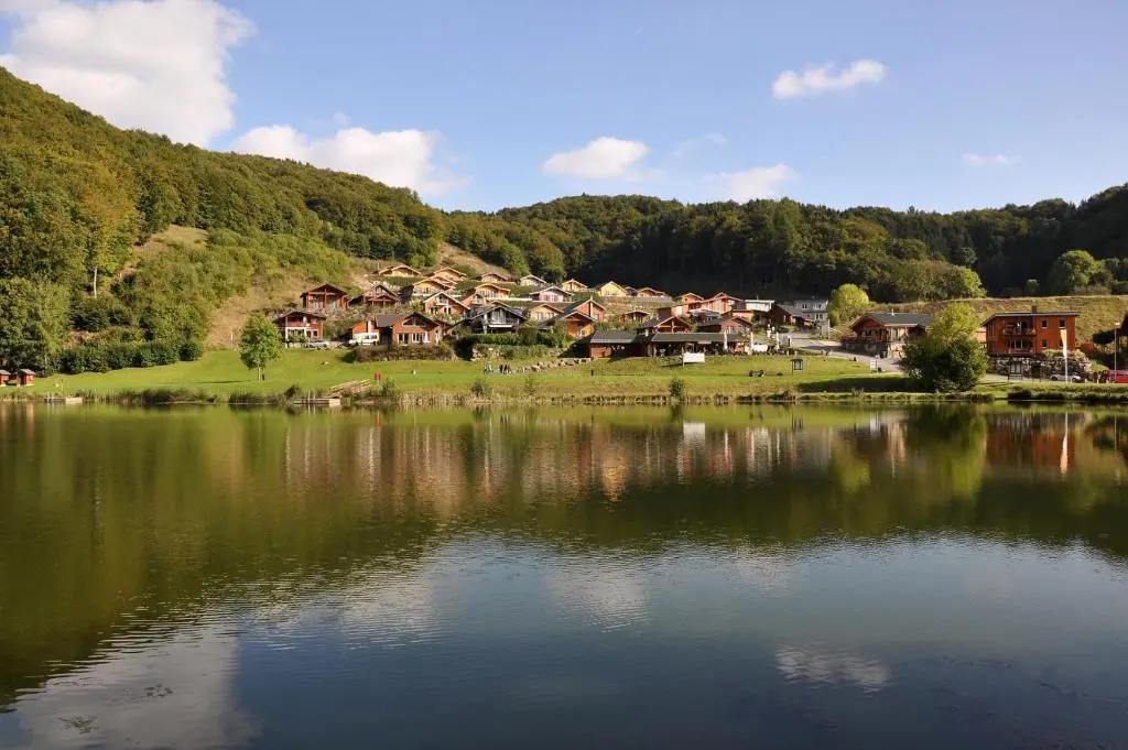 Eifel & See – Ferienhäuser am Waldsee Rieden/Eifel