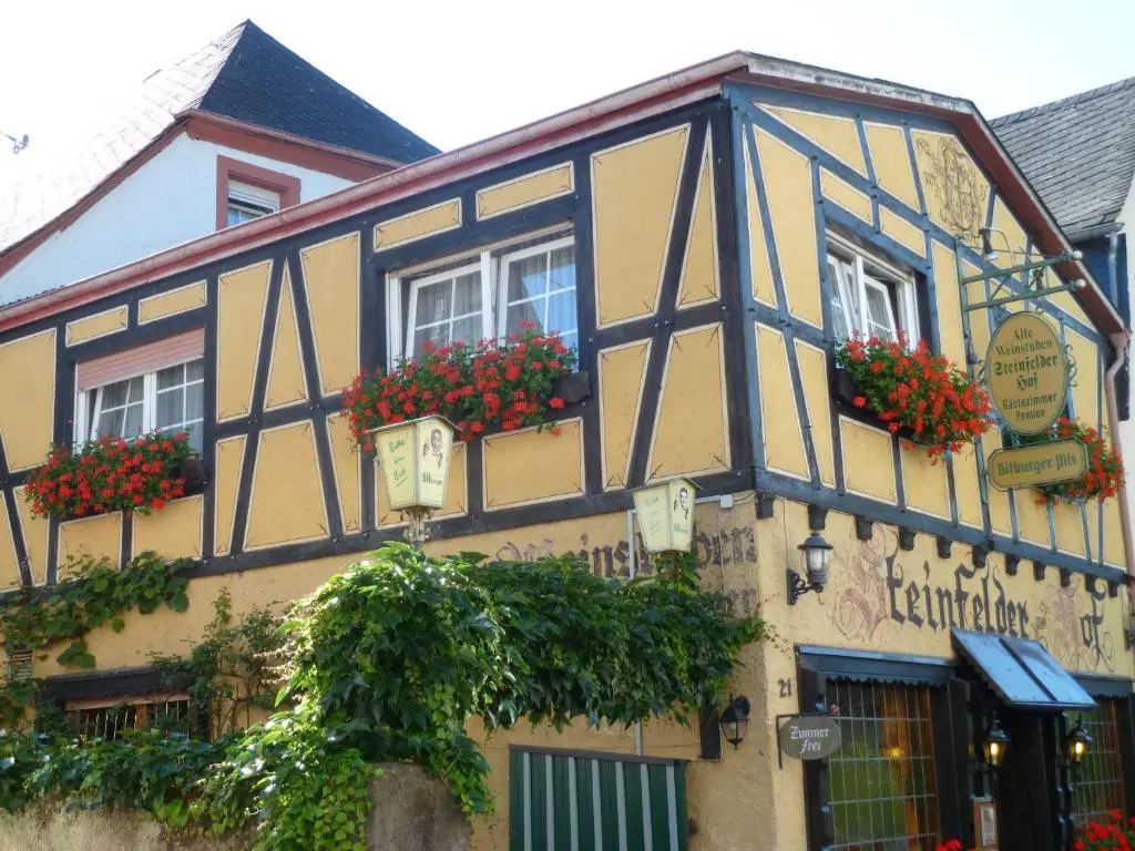Alte Weinstuben Steinfelder Hof – B&B