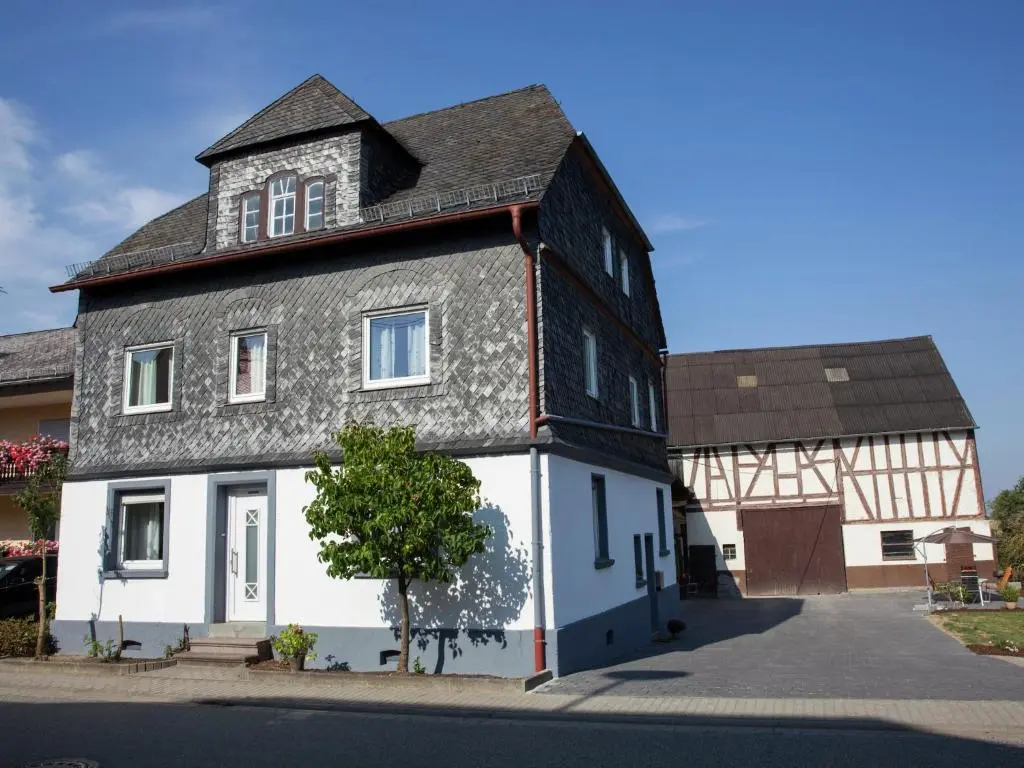 Farmhouse Escape in Haserich