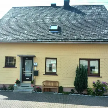 Cozy Apartment with Private Garden in Nisterau