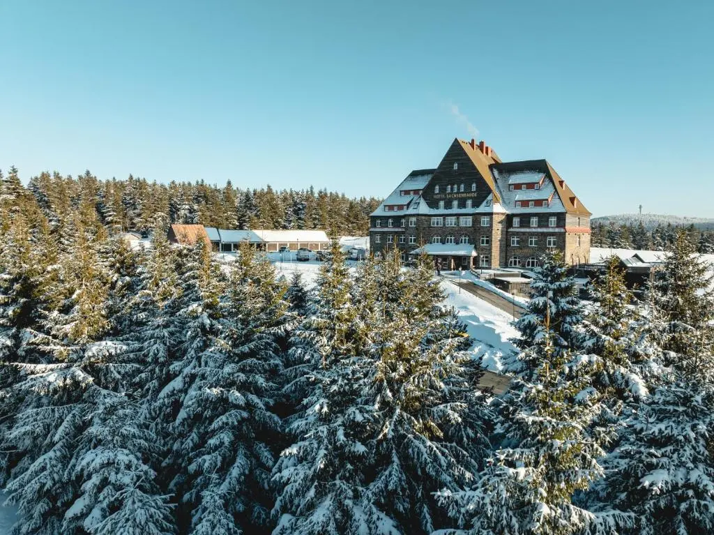 Naturhotel Sachsenbaude Oberwiesenthal – Indoor-Pool & Outdoor-Whirlpool