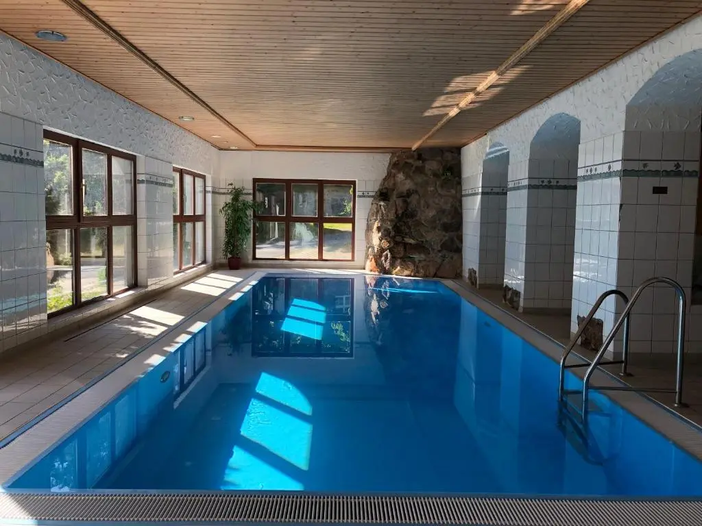 Berghotel Friedrichshöhe – Sauna, Pool & Natur