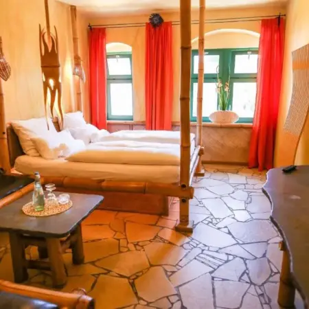 Backstage Hotel